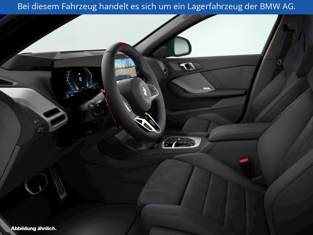 Fahrzeugabbildung BMW M135 xDrive