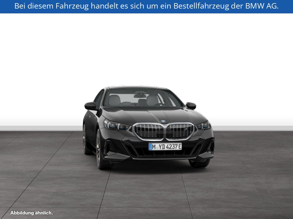 Fahrzeugabbildung BMW i5 xDrive40 Limousine