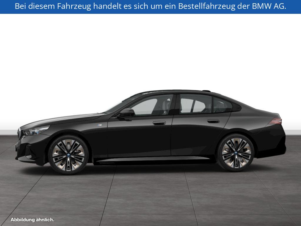 Fahrzeugabbildung BMW i5 xDrive40 Limousine