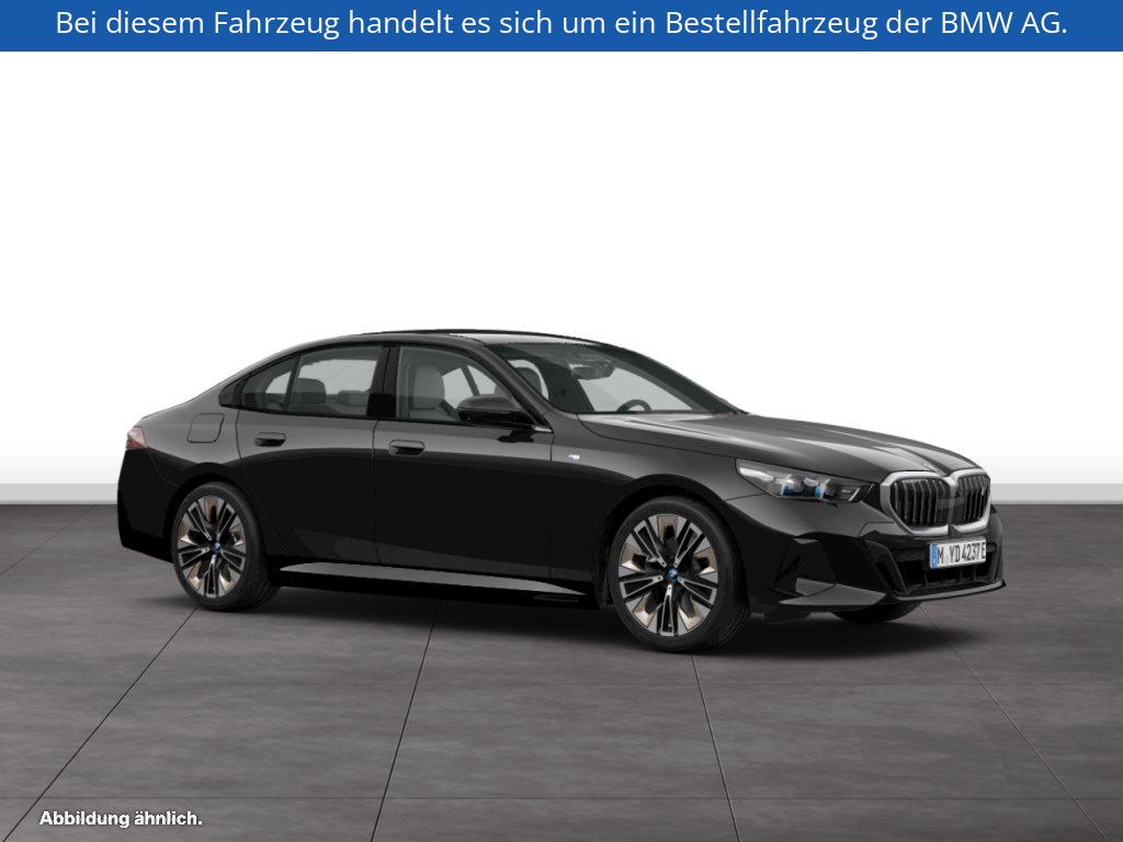 Fahrzeugabbildung BMW i5 xDrive40 Limousine
