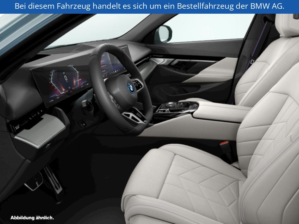 Fahrzeugabbildung BMW i5 eDrive40 Touring