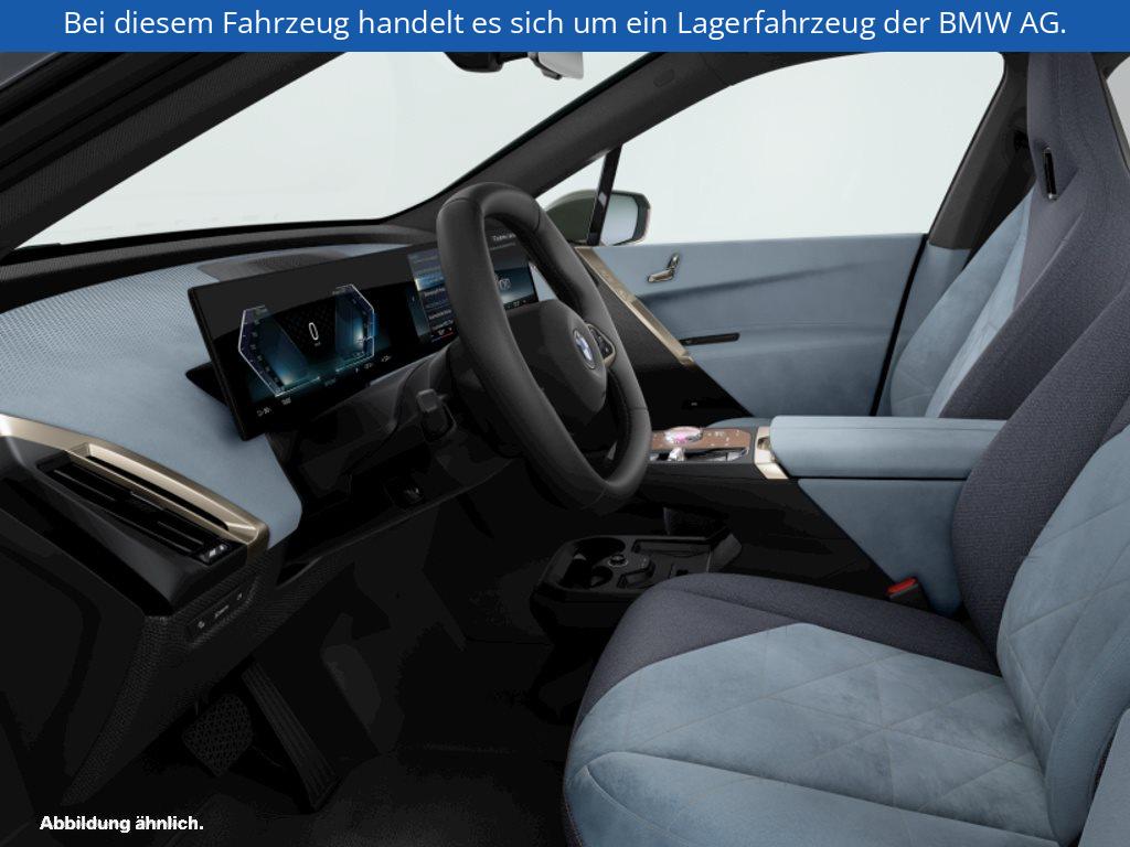 Fahrzeugabbildung BMW iX xDrive45
