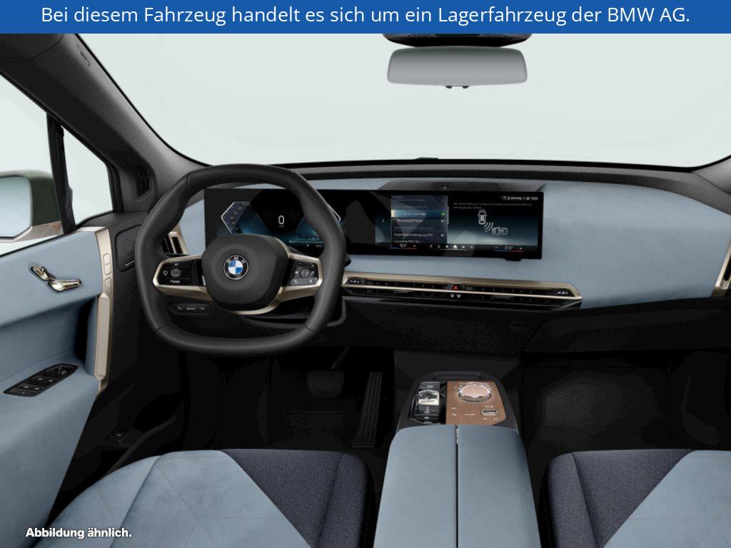 Fahrzeugabbildung BMW iX xDrive45