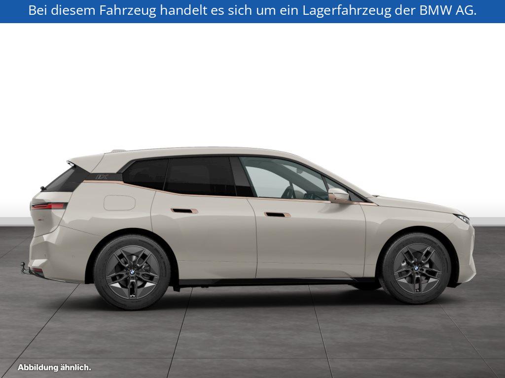 Fahrzeugabbildung BMW iX xDrive45