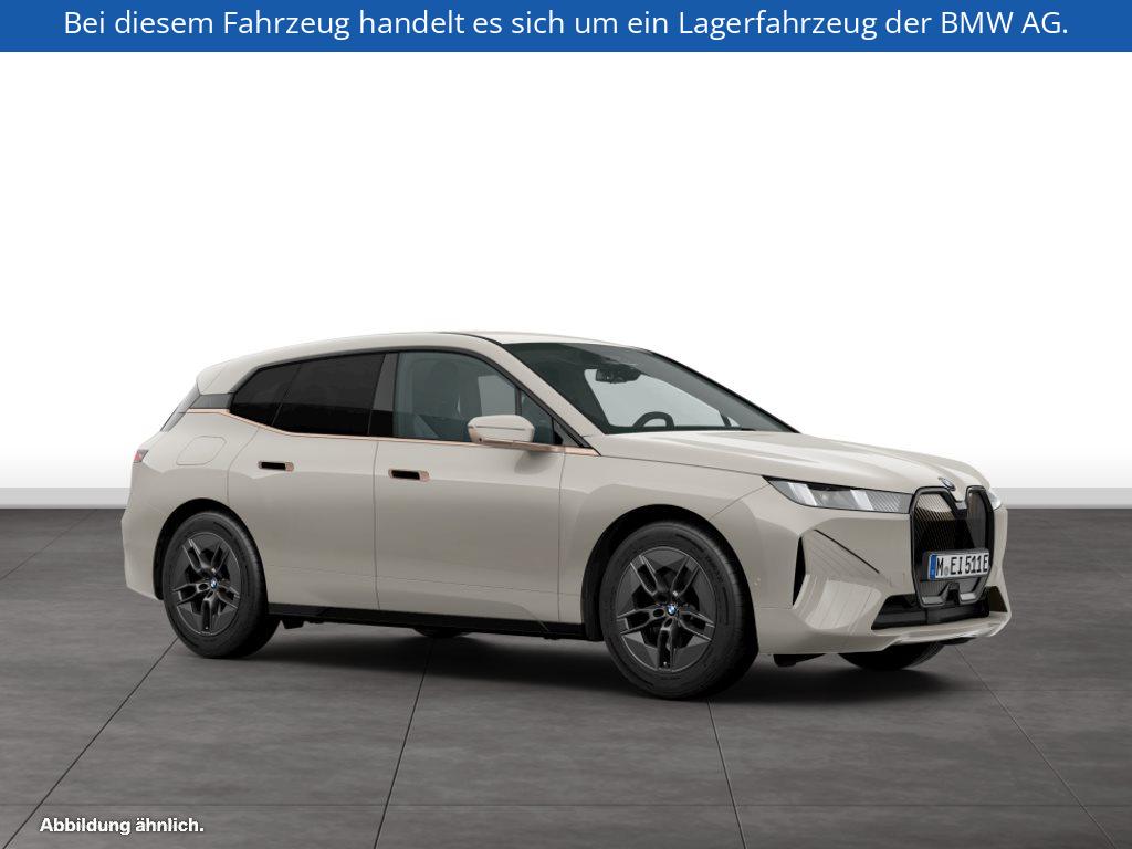 Fahrzeugabbildung BMW iX xDrive45
