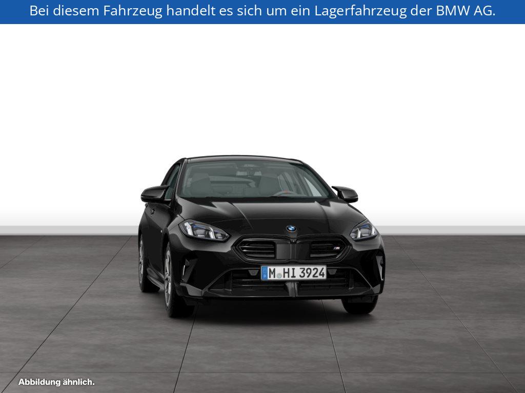 Fahrzeugabbildung BMW M135 xDrive