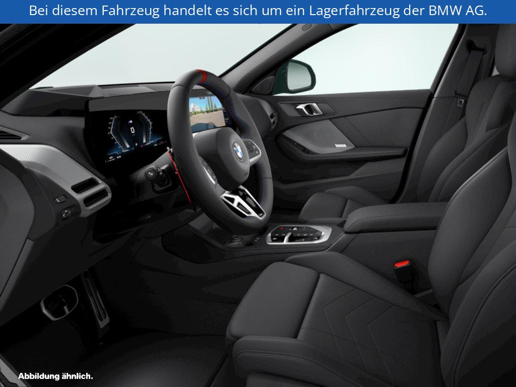 Fahrzeugabbildung BMW M135 xDrive