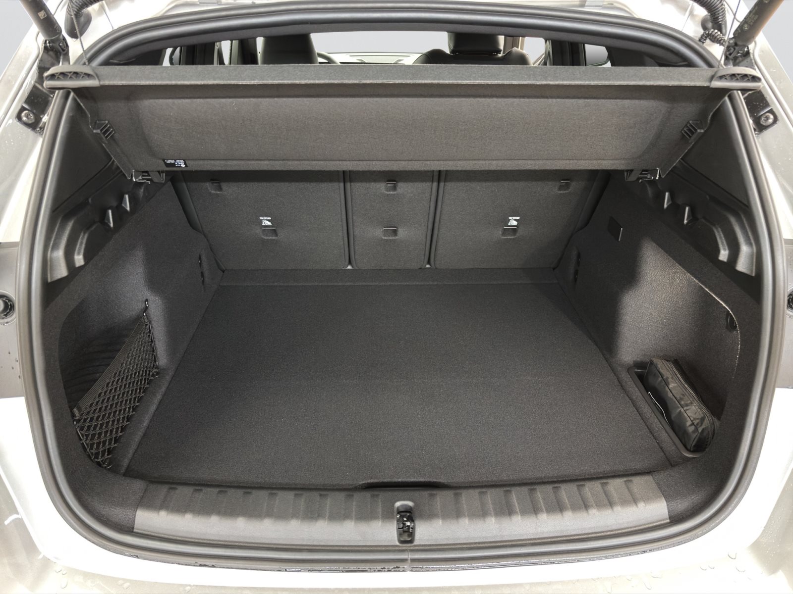 Fahrzeugabbildung BMW iX1 eDrive20 [M Sport, AHK, ACC, RFK, 18 LMR]