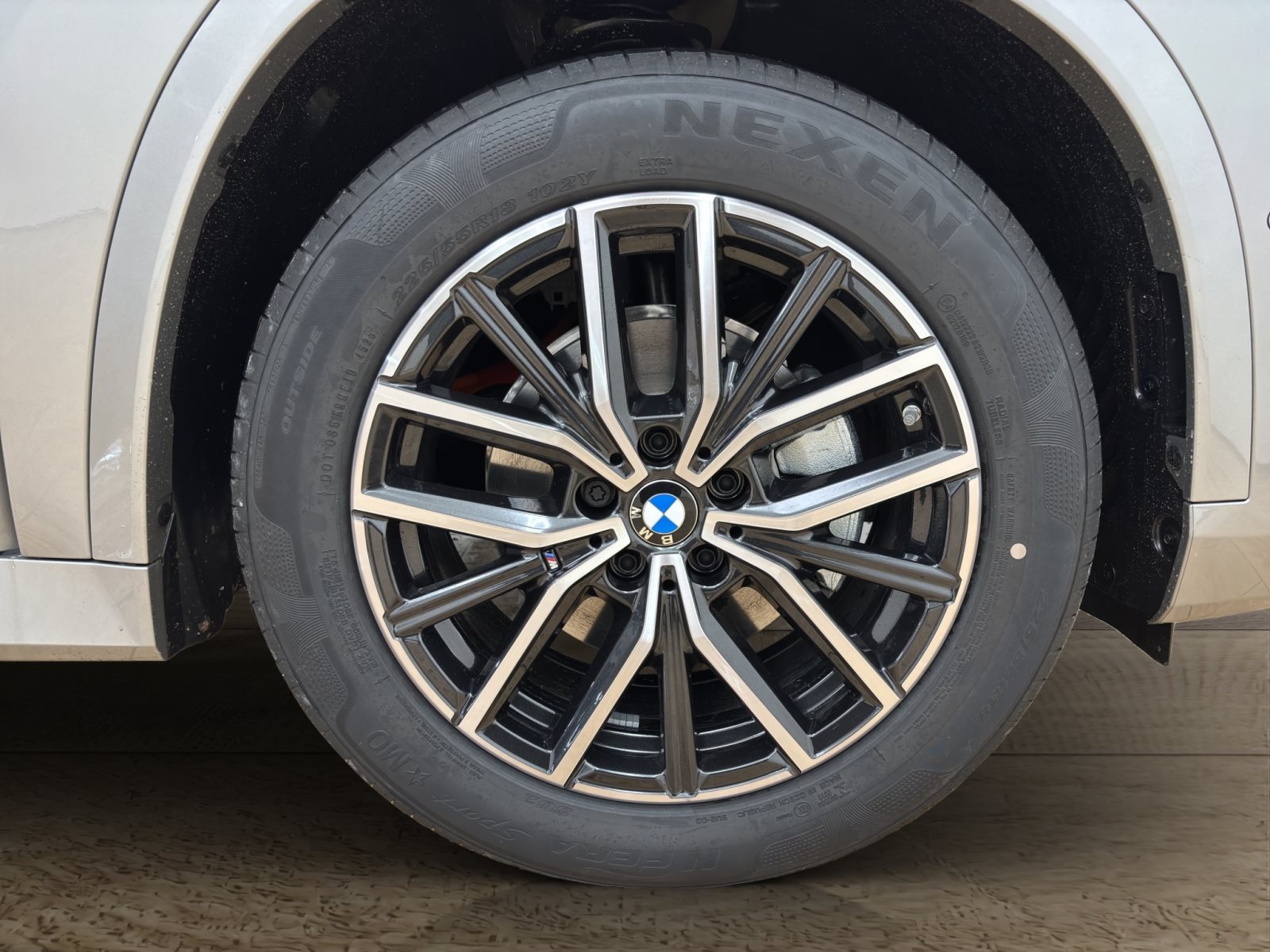 Fahrzeugabbildung BMW iX1 eDrive20 [M Sport, AHK, ACC, RFK, 18 LMR]