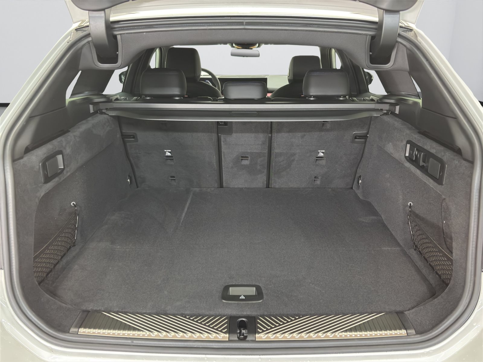 Fahrzeugabbildung BMW 520d xDrive Touring [M Sport, AHK, ACC, RFK, h&k Sound]