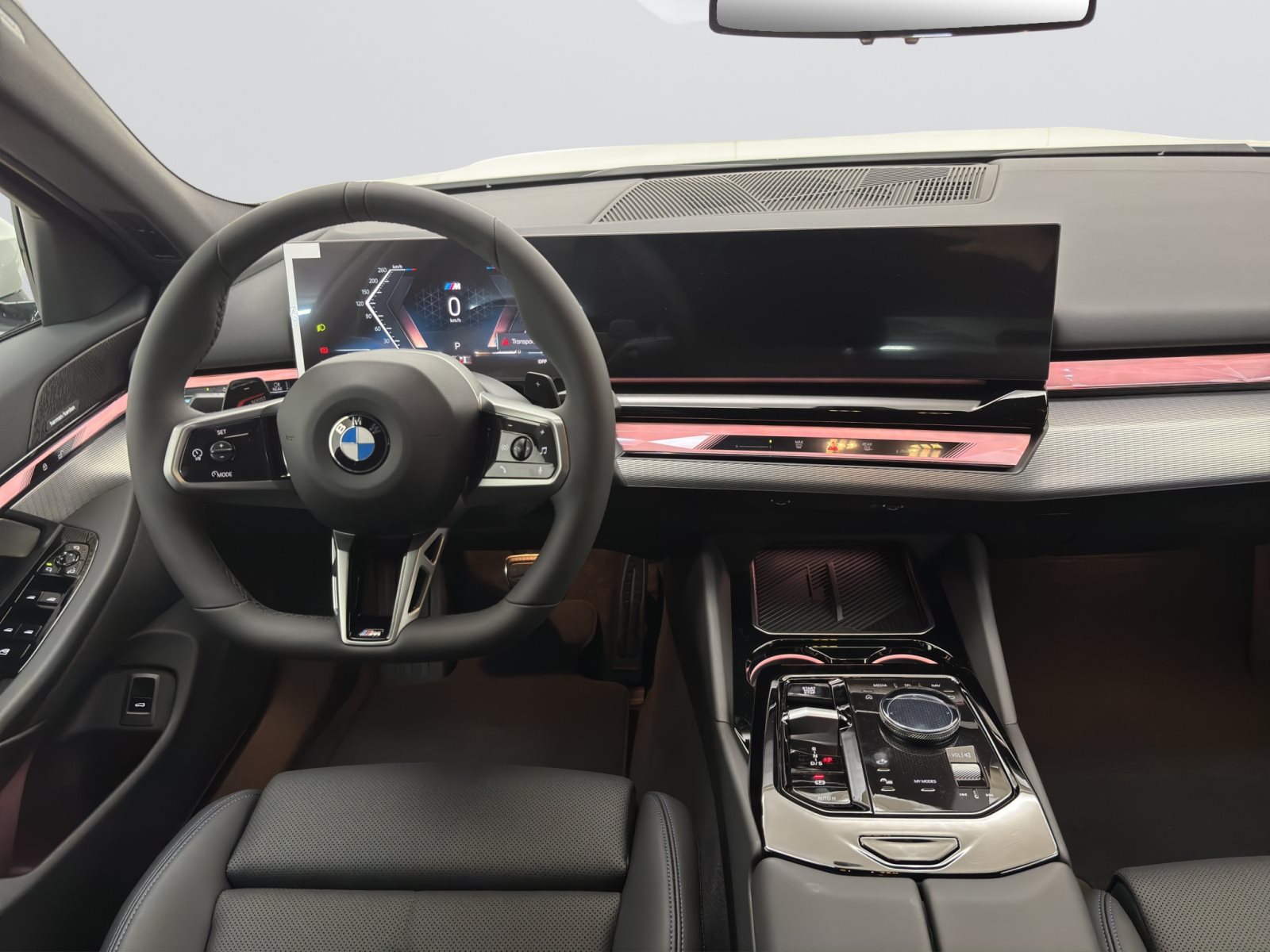 Fahrzeugabbildung BMW 520d xDrive Touring [M Sport, AHK, ACC, RFK, h&k Sound]