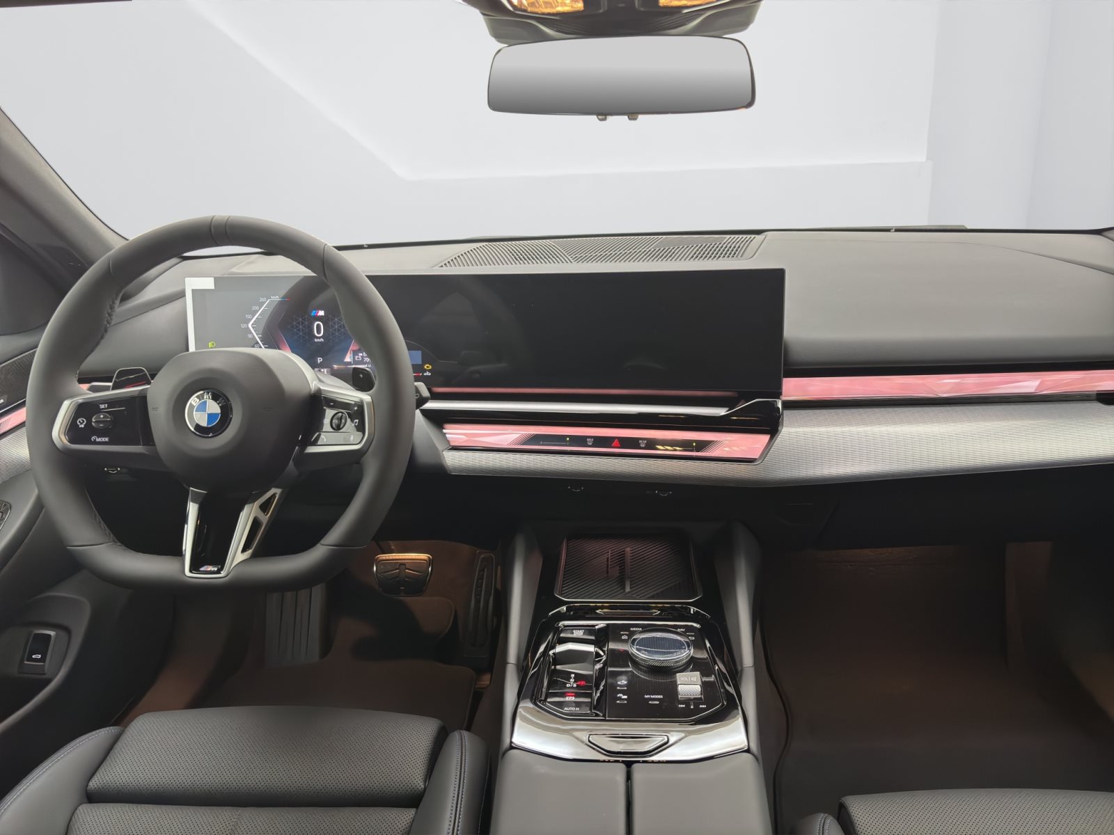 Fahrzeugabbildung BMW 520d xDrive Touring [M Sport, AHK, ACC, RFK, h&k Sound]