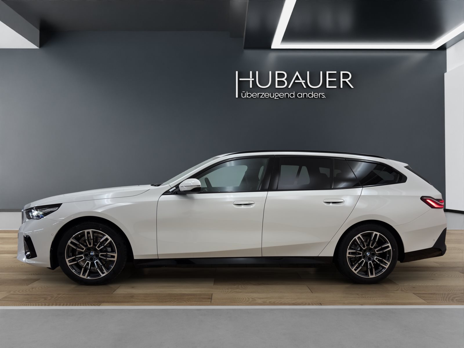 Fahrzeugabbildung BMW 520d xDrive Touring [M Sport, AHK, ACC, RFK, h&k Sound]