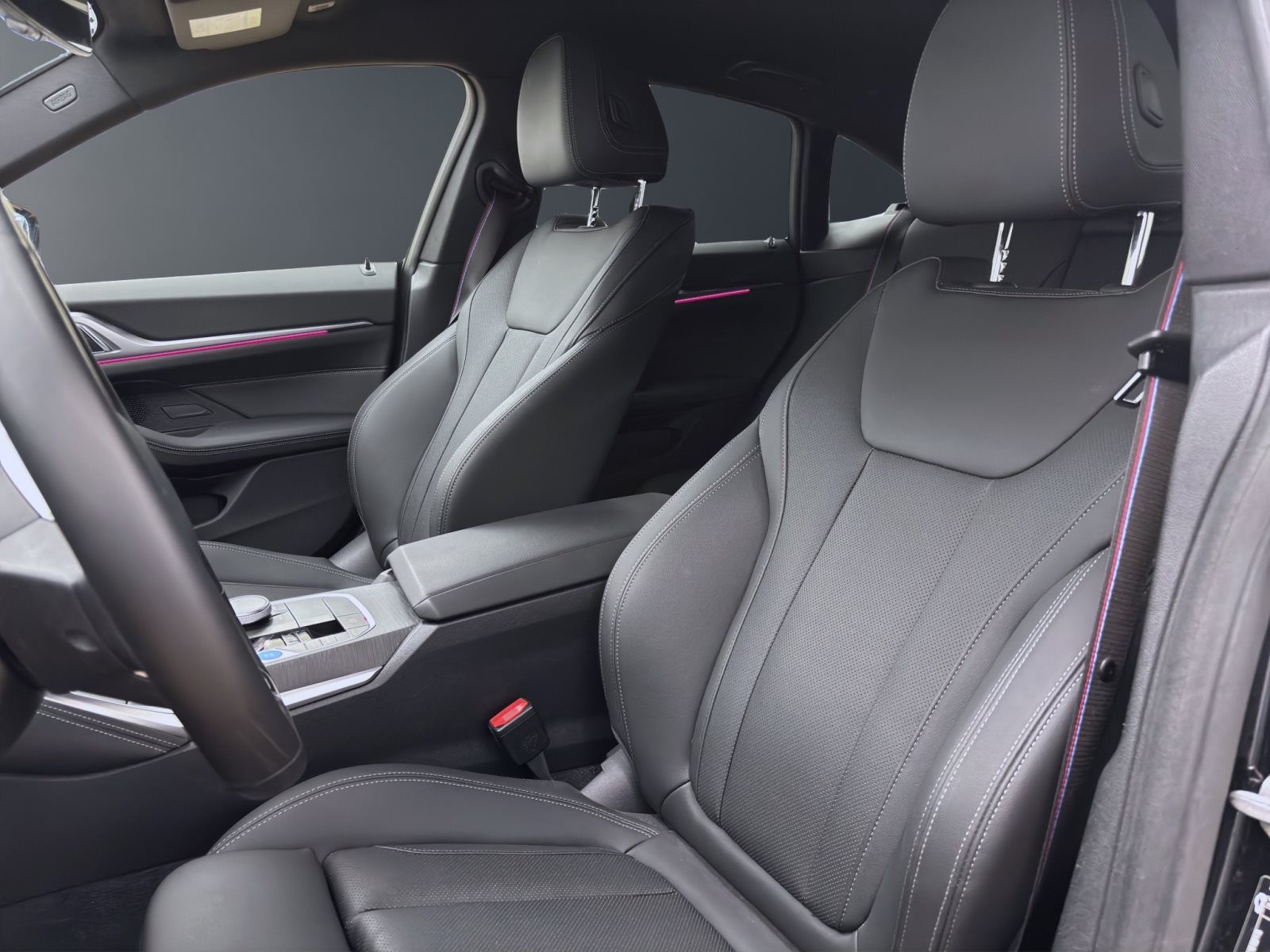 Fahrzeugabbildung BMW i4 eDrive40 Gran Coupé [M Sport Pro, ACC, 360°]