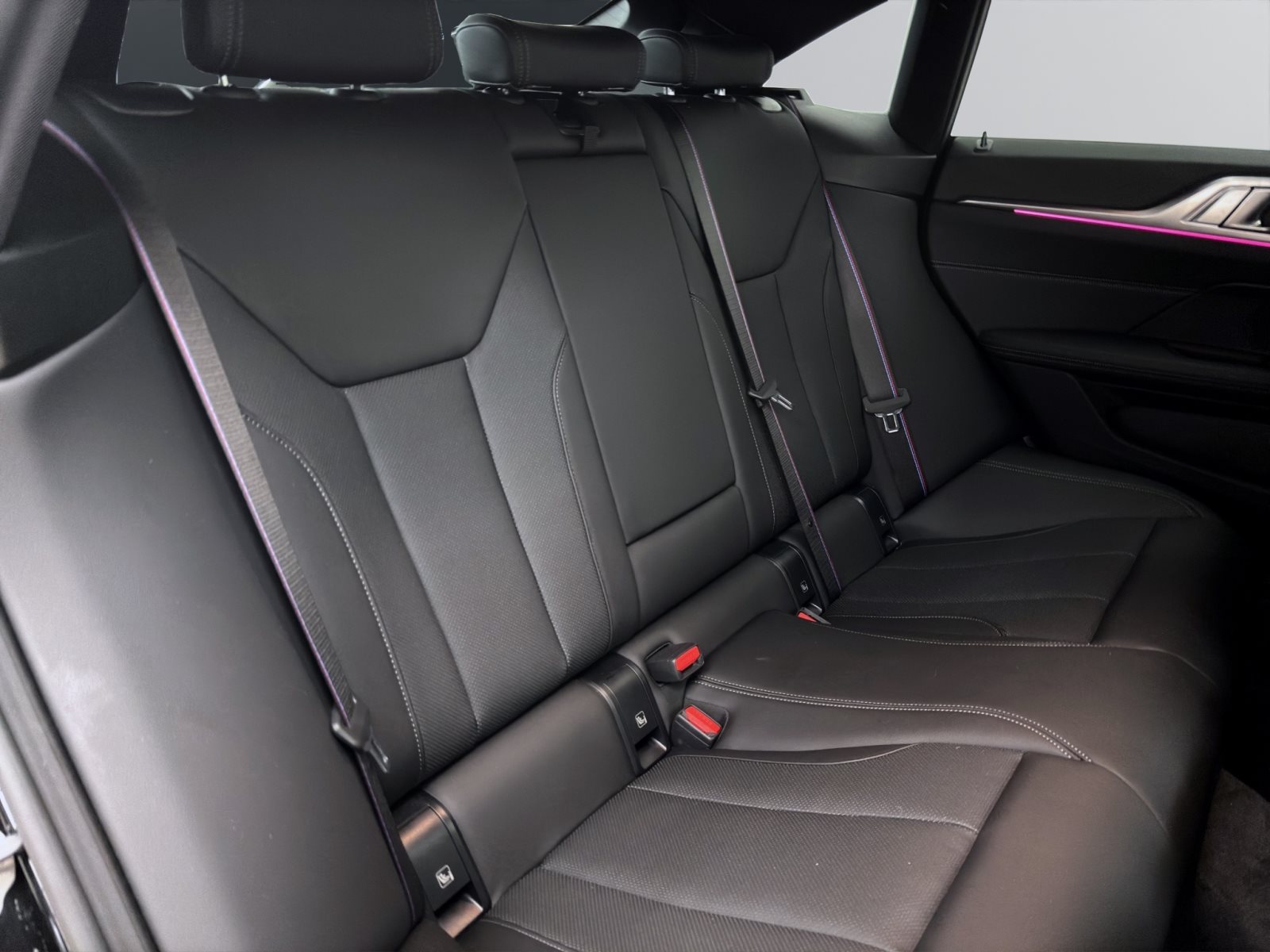 Fahrzeugabbildung BMW i4 eDrive40 Gran Coupé [M Sport Pro, ACC, 360°]