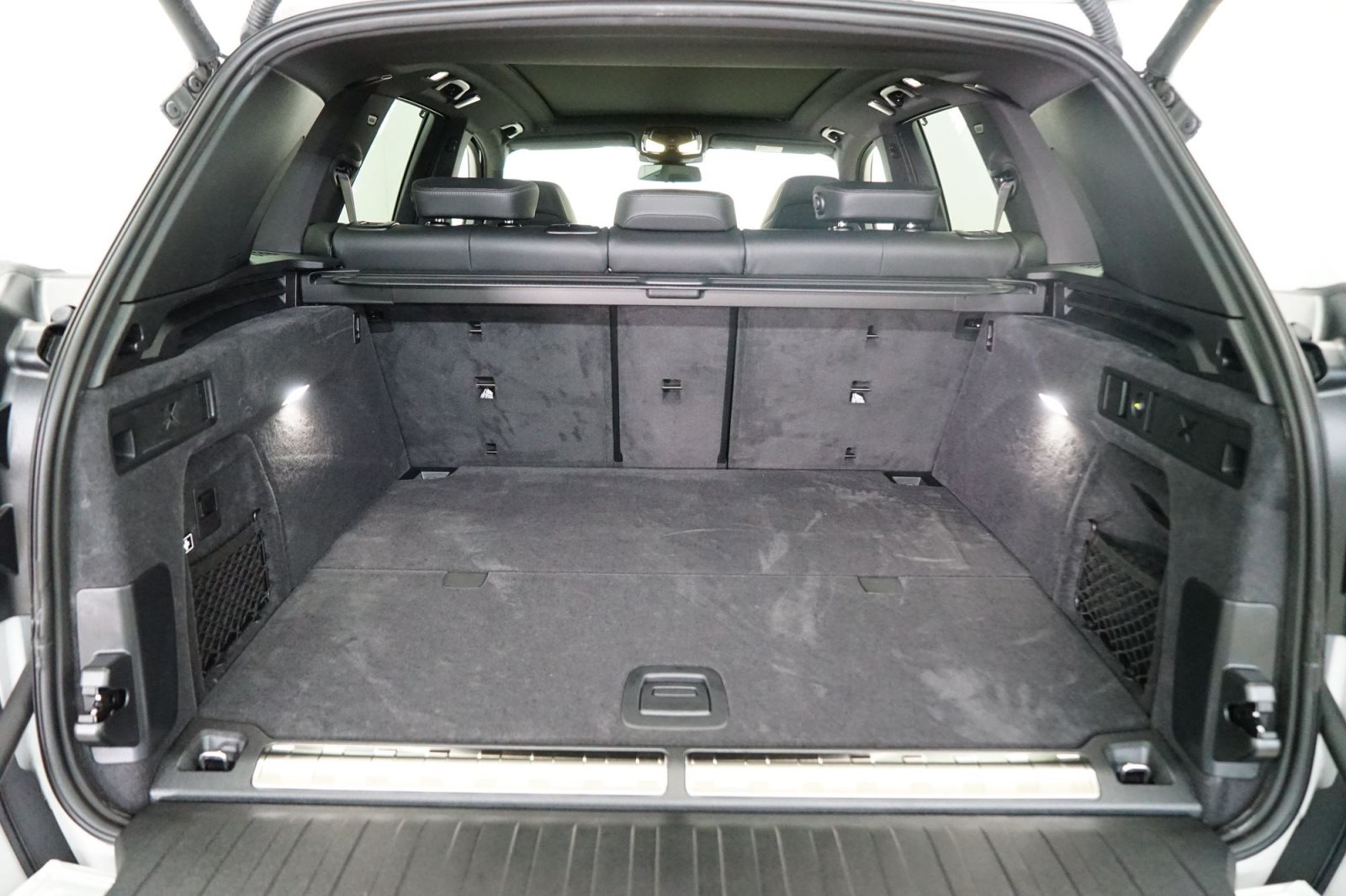 Fahrzeugabbildung BMW X5 xDrive50e [M Sport, HUD, AHK, ACC, GSD, 22 LMR]