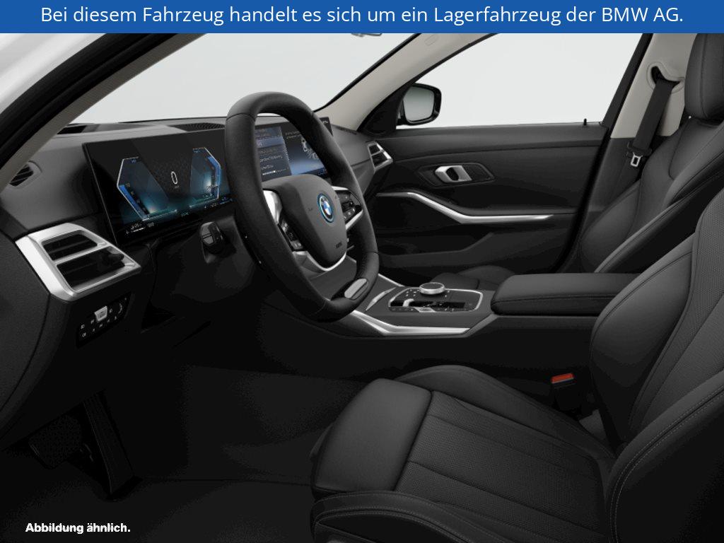 Fahrzeugabbildung BMW 330e xDrive Limousine