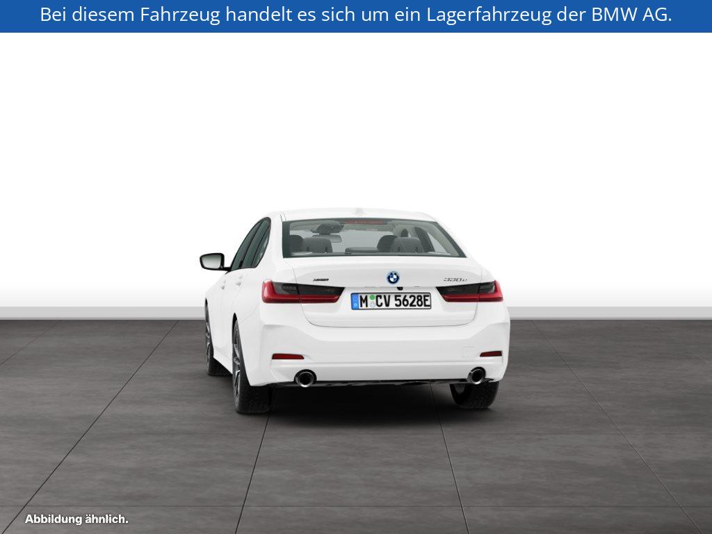 Fahrzeugabbildung BMW 330e xDrive Limousine