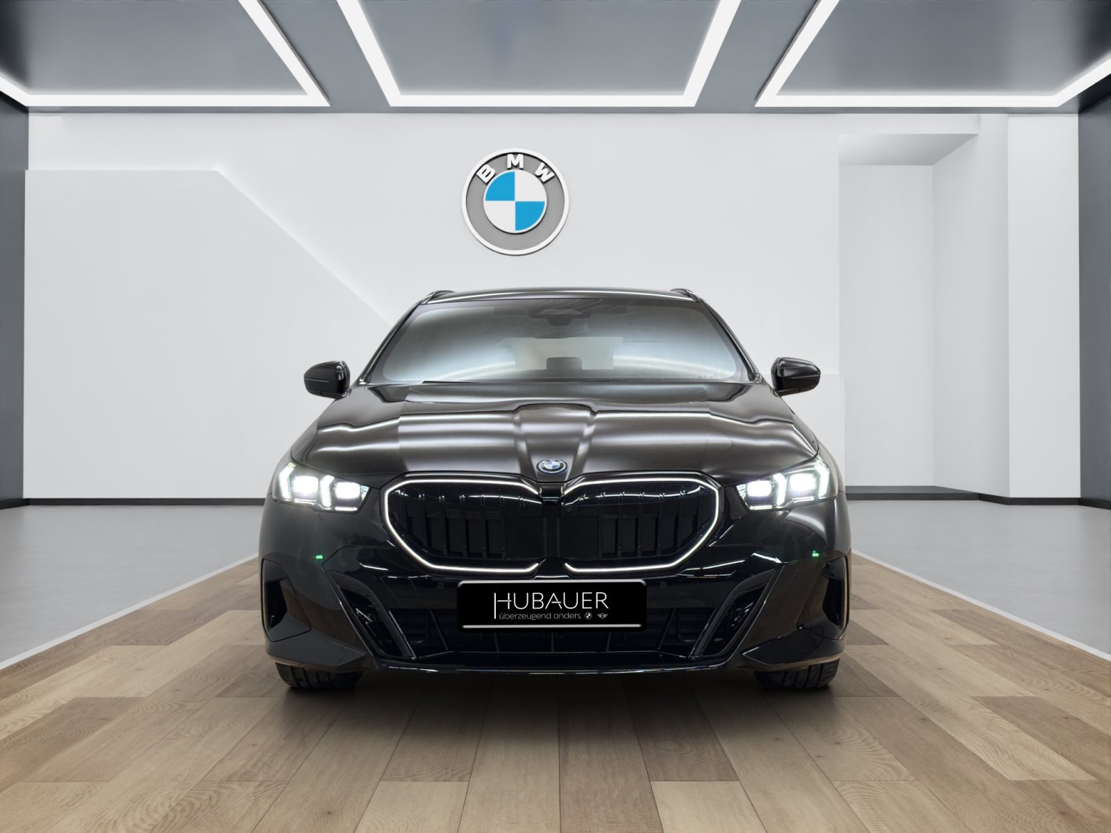 Fahrzeugabbildung BMW 530e xDrive Touring [M Sport Pro, HUD, AHK, ACC, 20 LMR]