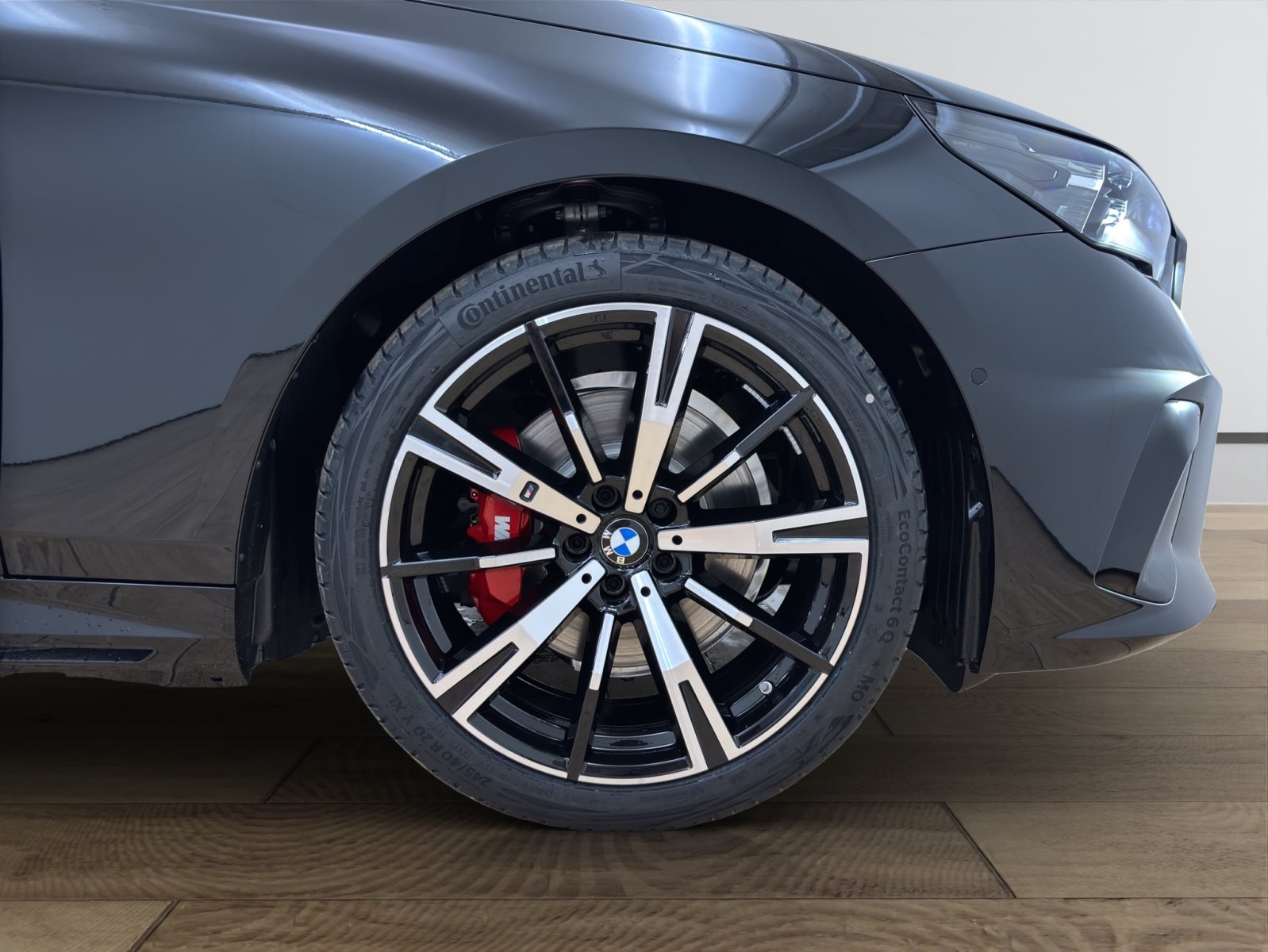 Fahrzeugabbildung BMW 530e xDrive Touring [M Sport Pro, HUD, AHK, ACC, 20 LMR]