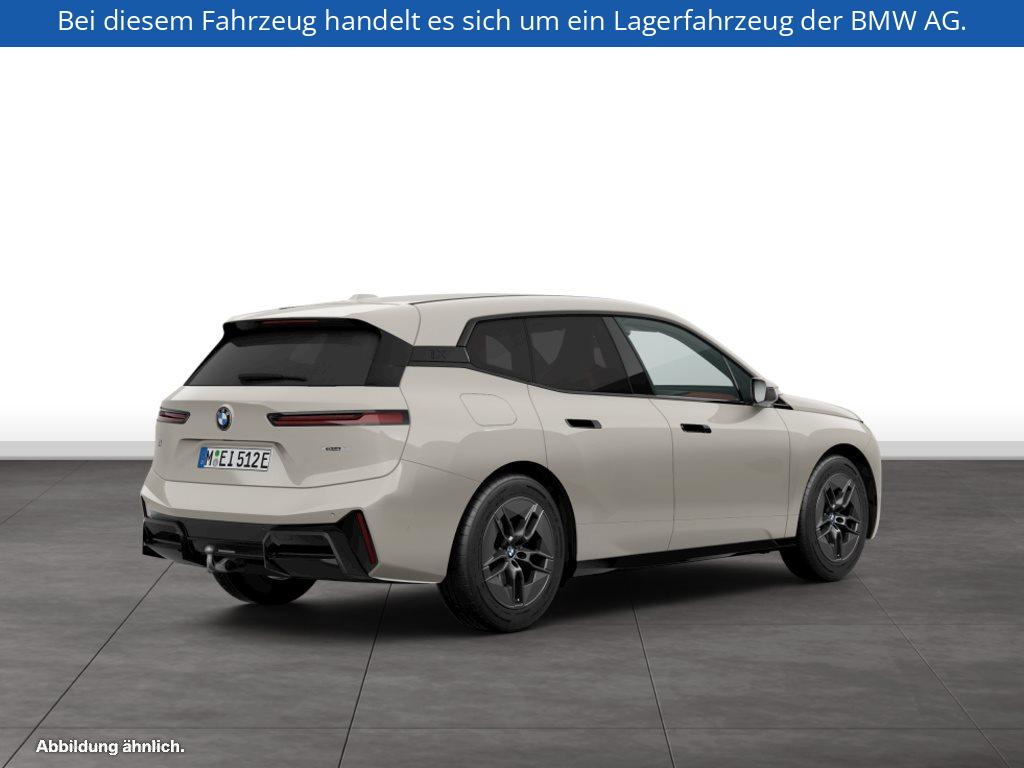 Fahrzeugabbildung BMW iX xDrive60