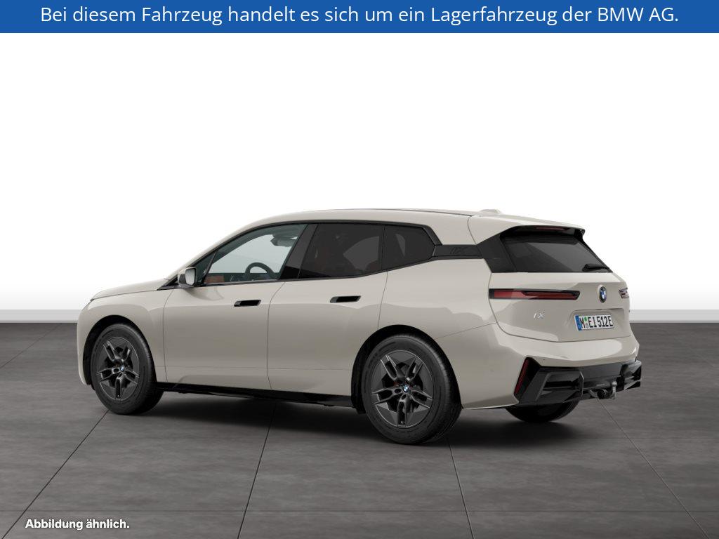 Fahrzeugabbildung BMW iX xDrive60