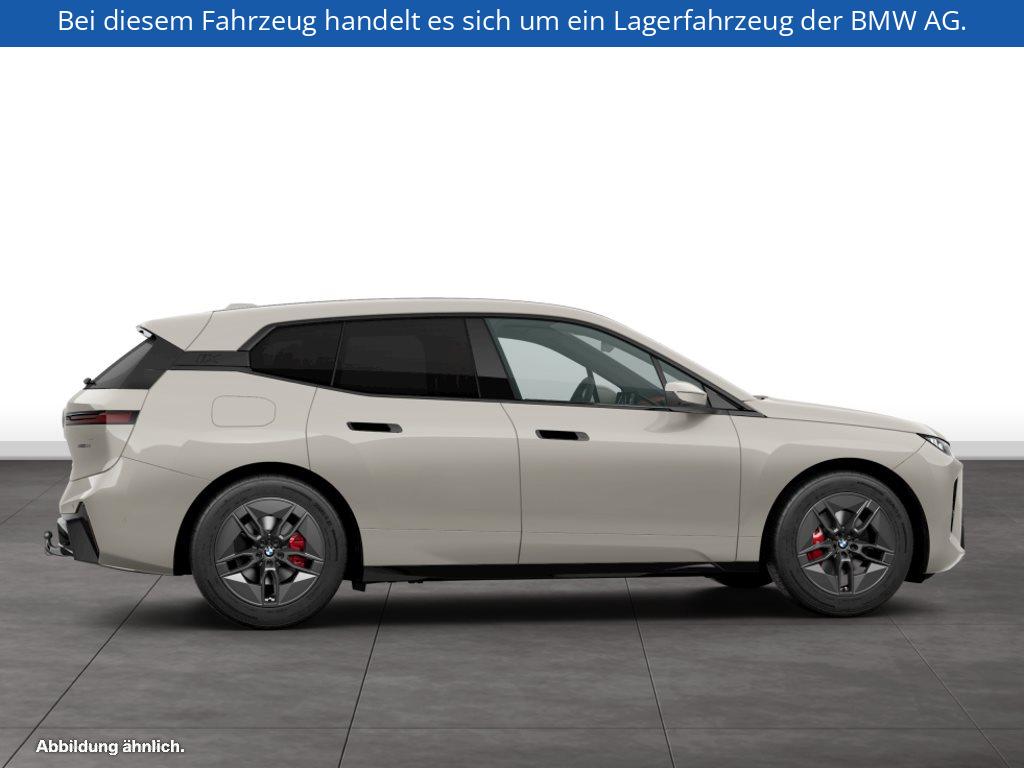 Fahrzeugabbildung BMW iX xDrive60