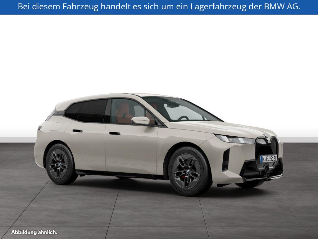 Fahrzeugabbildung BMW iX xDrive60