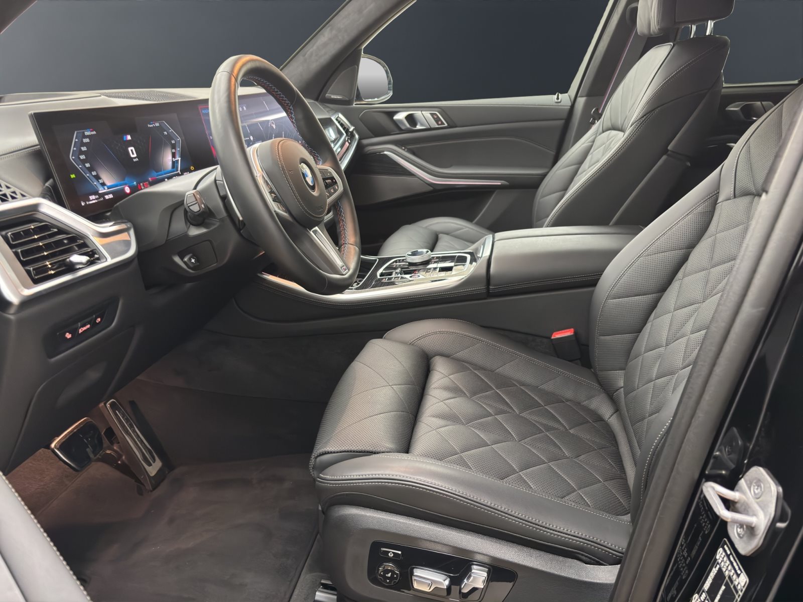 Fahrzeugabbildung BMW X5 M60i xDrive [M Sport Pro, DA Prof., HK Sound]