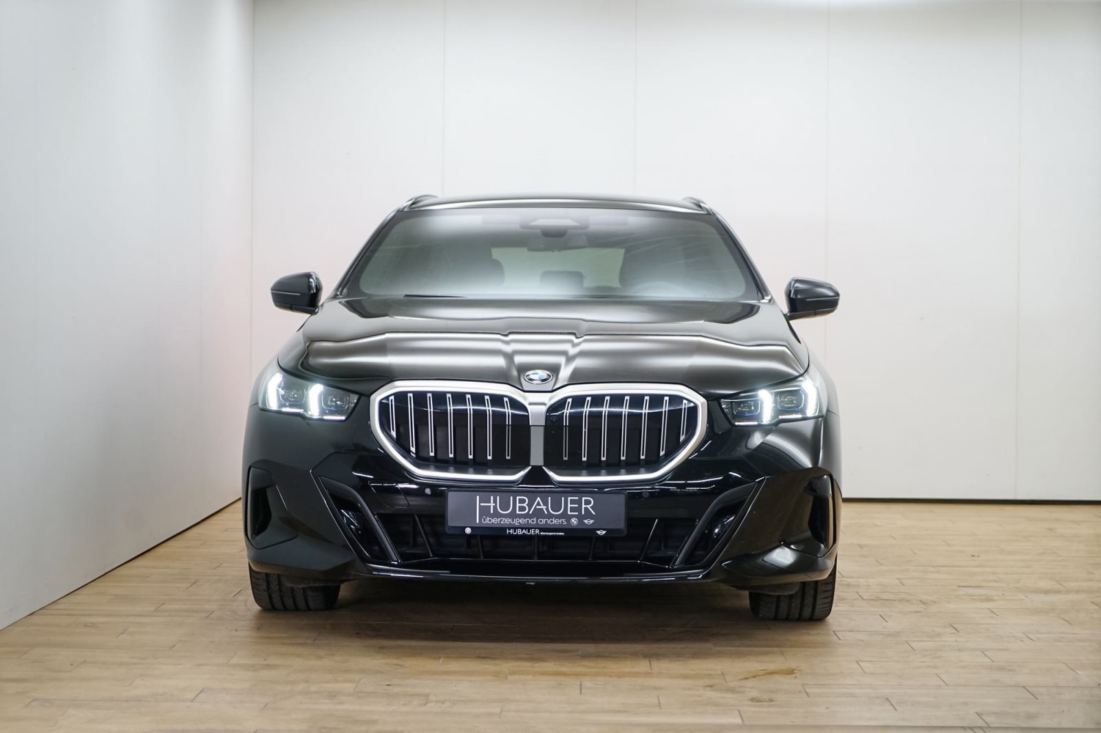 Fahrzeugabbildung BMW 520d xDrive Touring [M Sport, AHK, HK Sound]