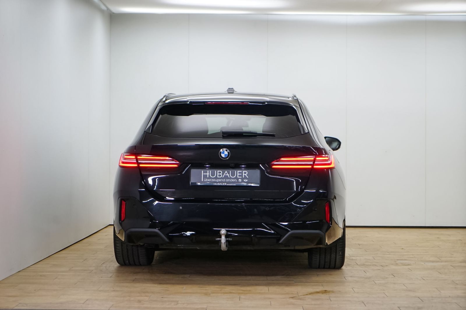 Fahrzeugabbildung BMW 520d xDrive Touring [M Sport, AHK, HK Sound]