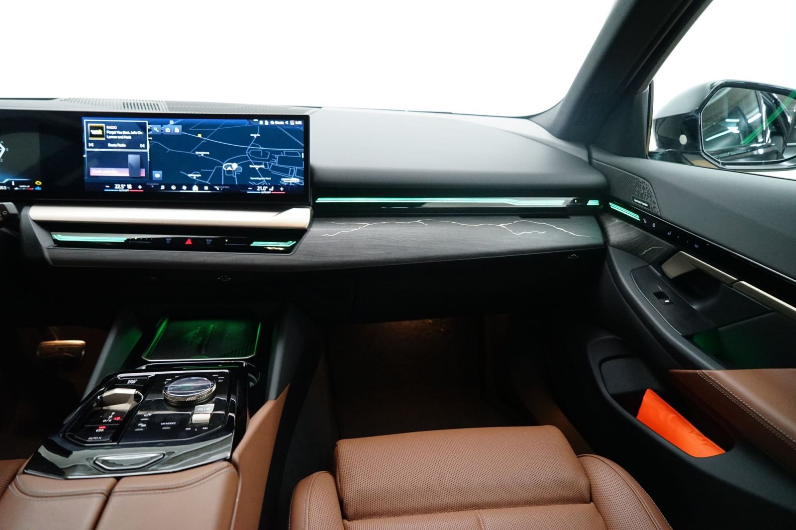 Fahrzeugabbildung BMW 520d xDrive Touring [M Sport, AHK, HK Sound]