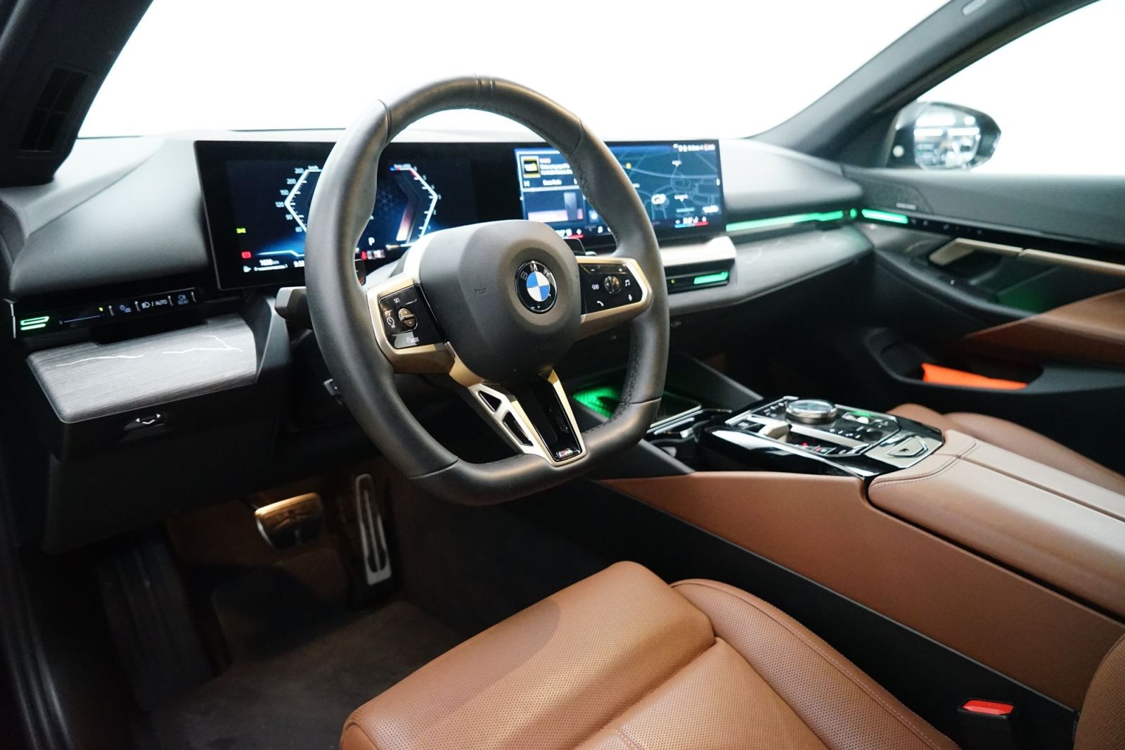 Fahrzeugabbildung BMW 520d xDrive Touring [M Sport, AHK, HK Sound]