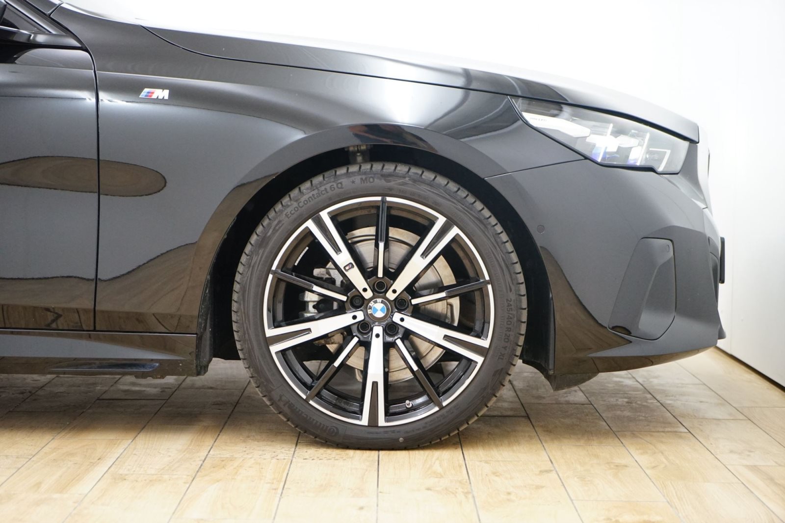 Fahrzeugabbildung BMW 520d xDrive Touring [M Sport, AHK, HK Sound]