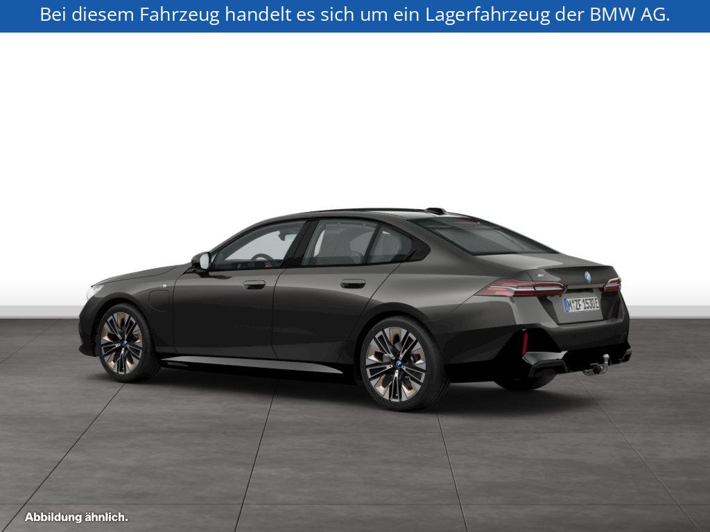 Fahrzeugabbildung BMW 550e xDrive Limousine