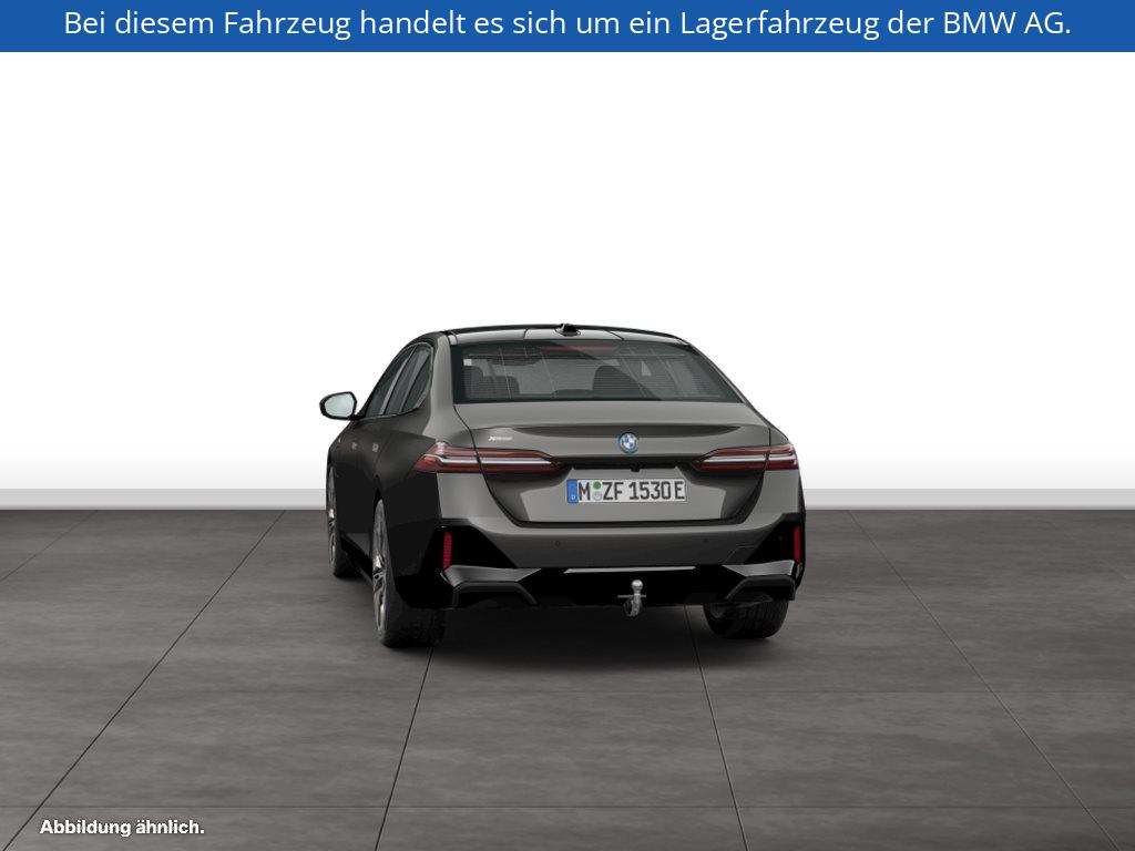 Fahrzeugabbildung BMW 550e xDrive Limousine