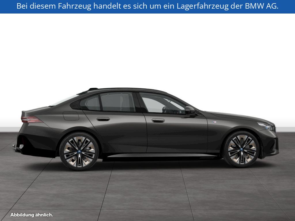 Fahrzeugabbildung BMW 550e xDrive Limousine