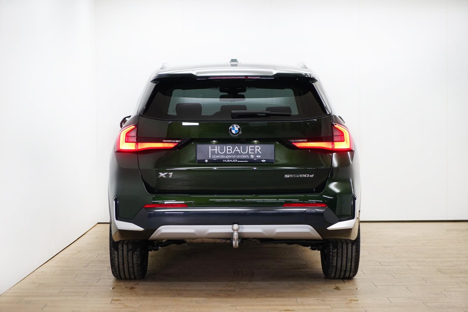 Fahrzeugabbildung BMW X1 sDrive20d [xLine, AHK, RFK, 18 LMR, SHZ]
