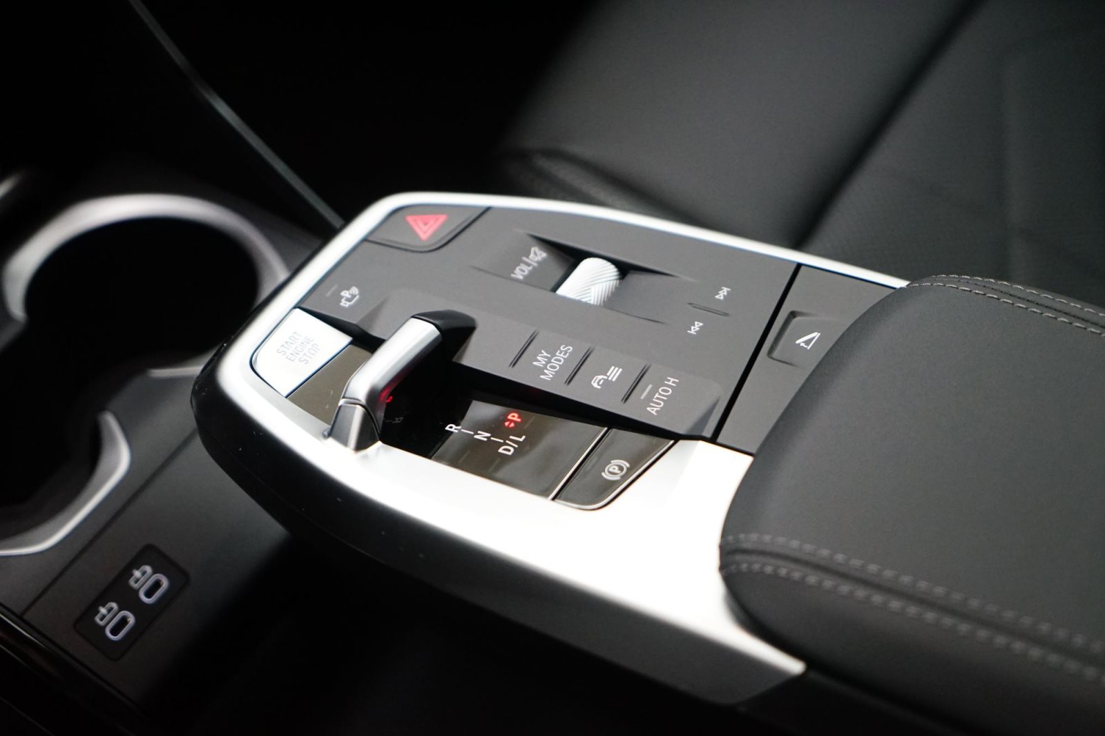 Fahrzeugabbildung BMW X1 sDrive20d [xLine, AHK, RFK, 18 LMR, SHZ]