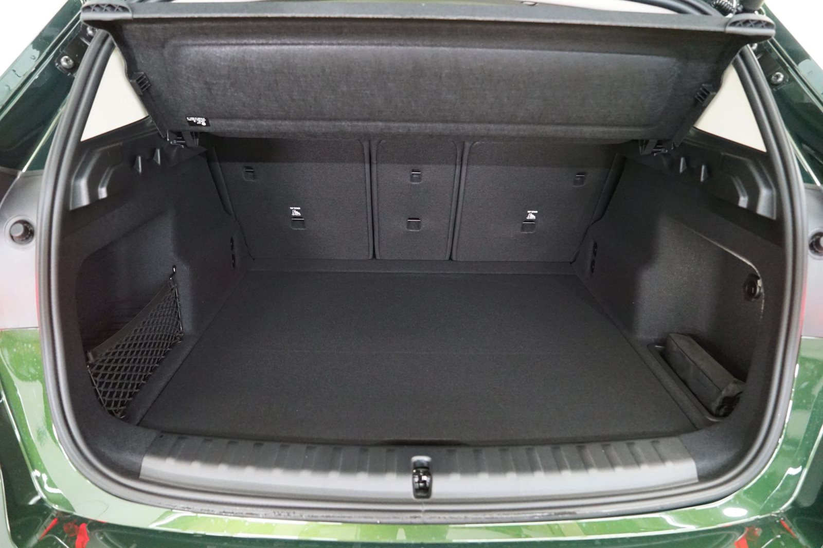 Fahrzeugabbildung BMW X1 sDrive20d [xLine, AHK, RFK, 18 LMR, SHZ]