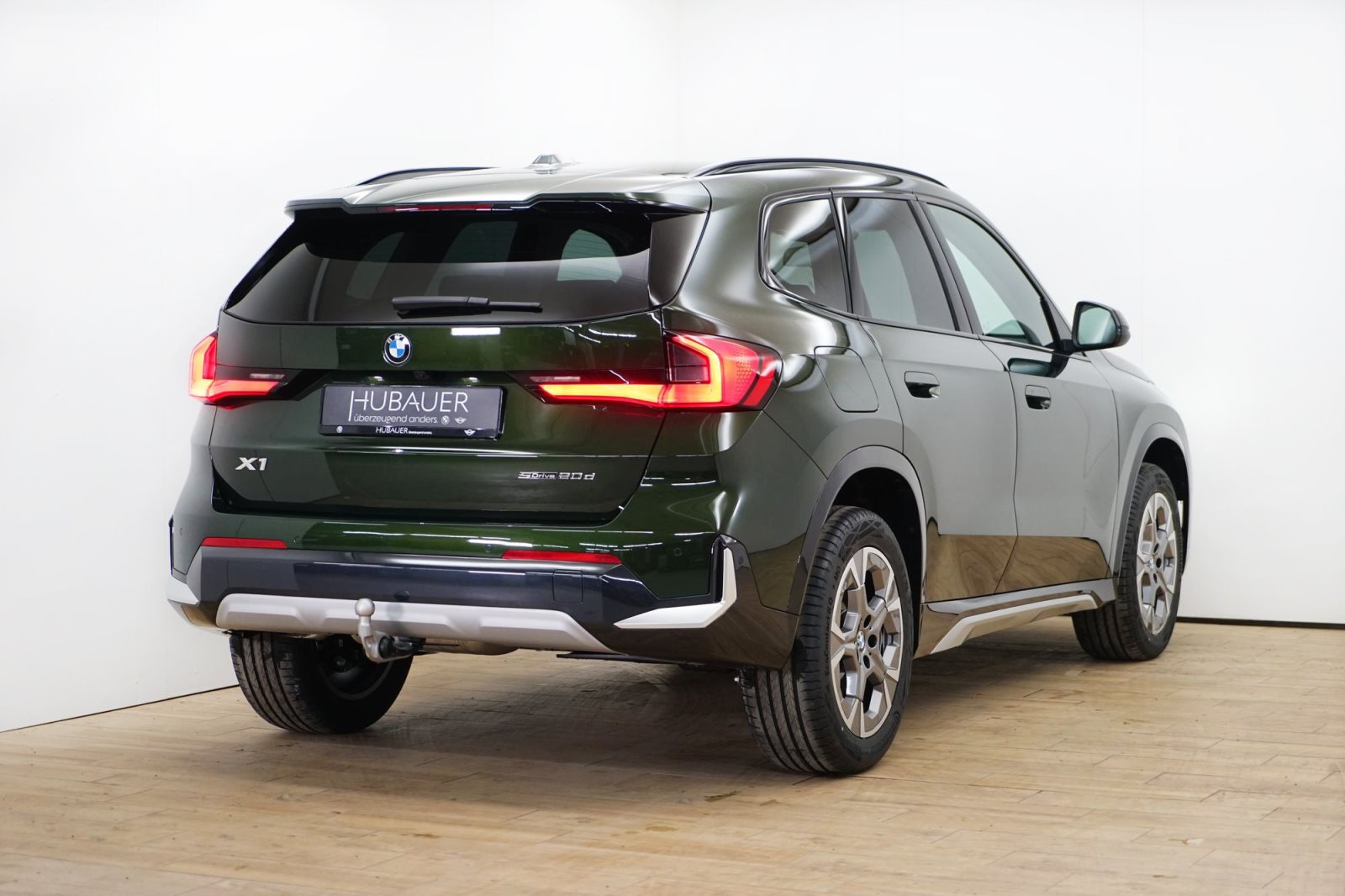 Fahrzeugabbildung BMW X1 sDrive20d [xLine, AHK, RFK, 18 LMR, SHZ]