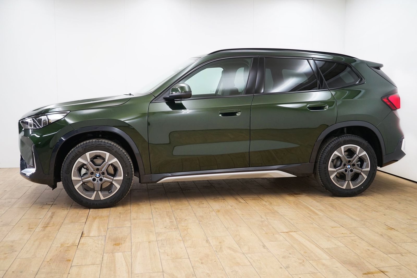 Fahrzeugabbildung BMW X1 sDrive20d [xLine, AHK, RFK, 18 LMR, SHZ]