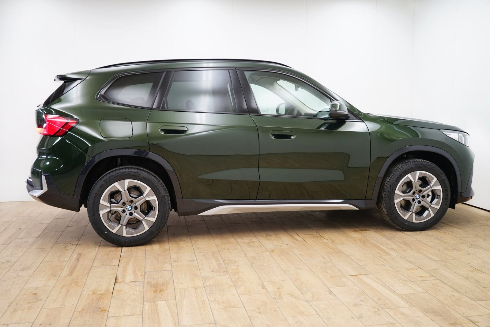Fahrzeugabbildung BMW X1 sDrive20d [xLine, AHK, RFK, 18 LMR, SHZ]