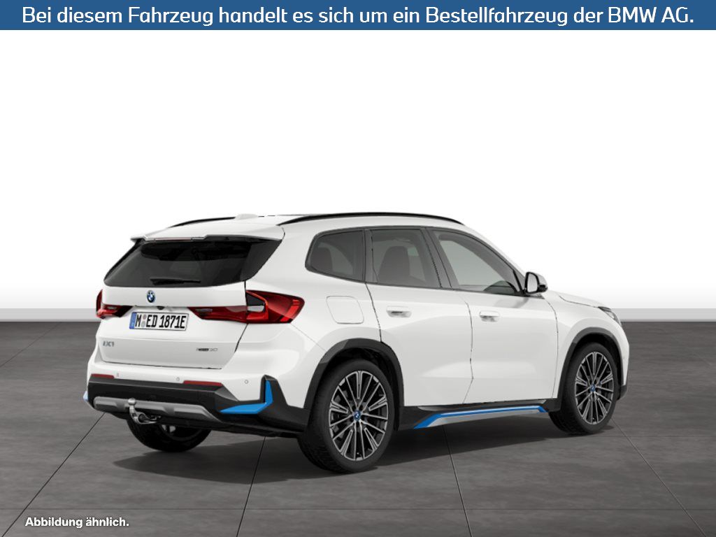 Fahrzeugabbildung BMW iX1 xDrive30