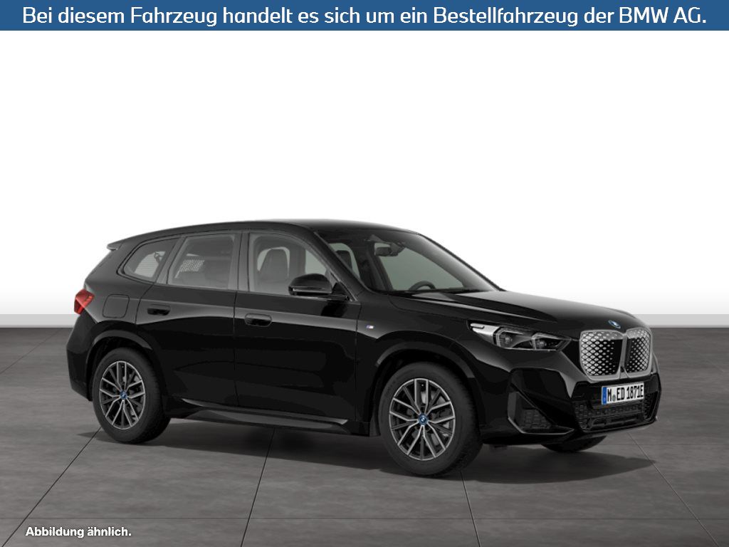 Fahrzeugabbildung BMW iX1 xDrive30