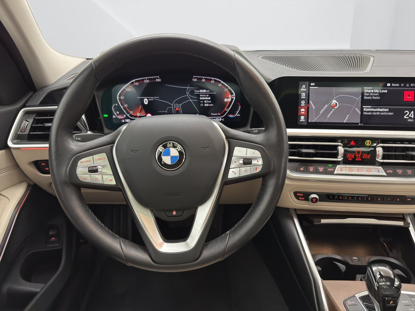 Fahrzeugabbildung BMW 330i xDrive Touring [Luxury Line, Pano, AHK]