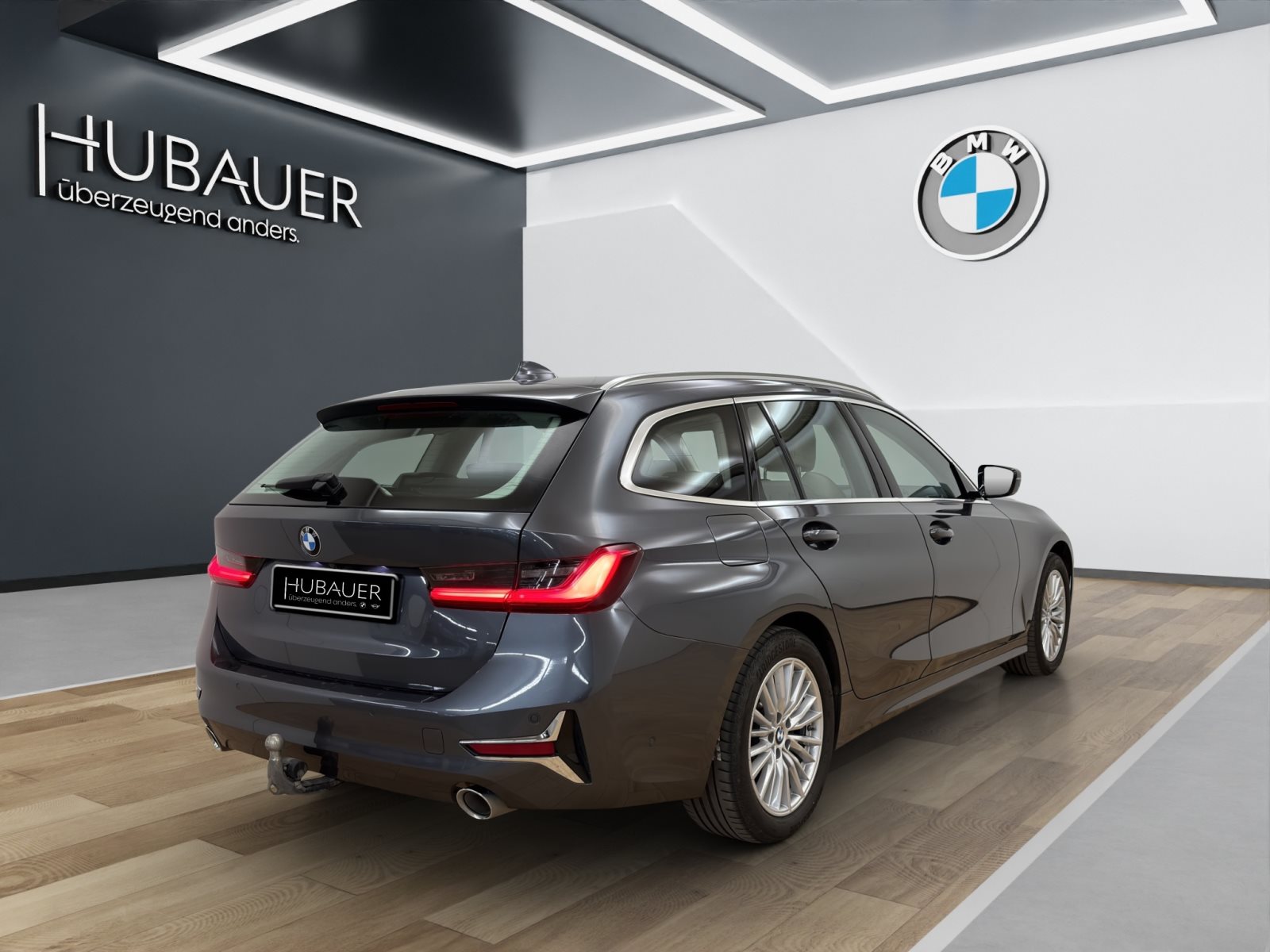 Fahrzeugabbildung BMW 330i xDrive Touring [Luxury Line, Pano, AHK]