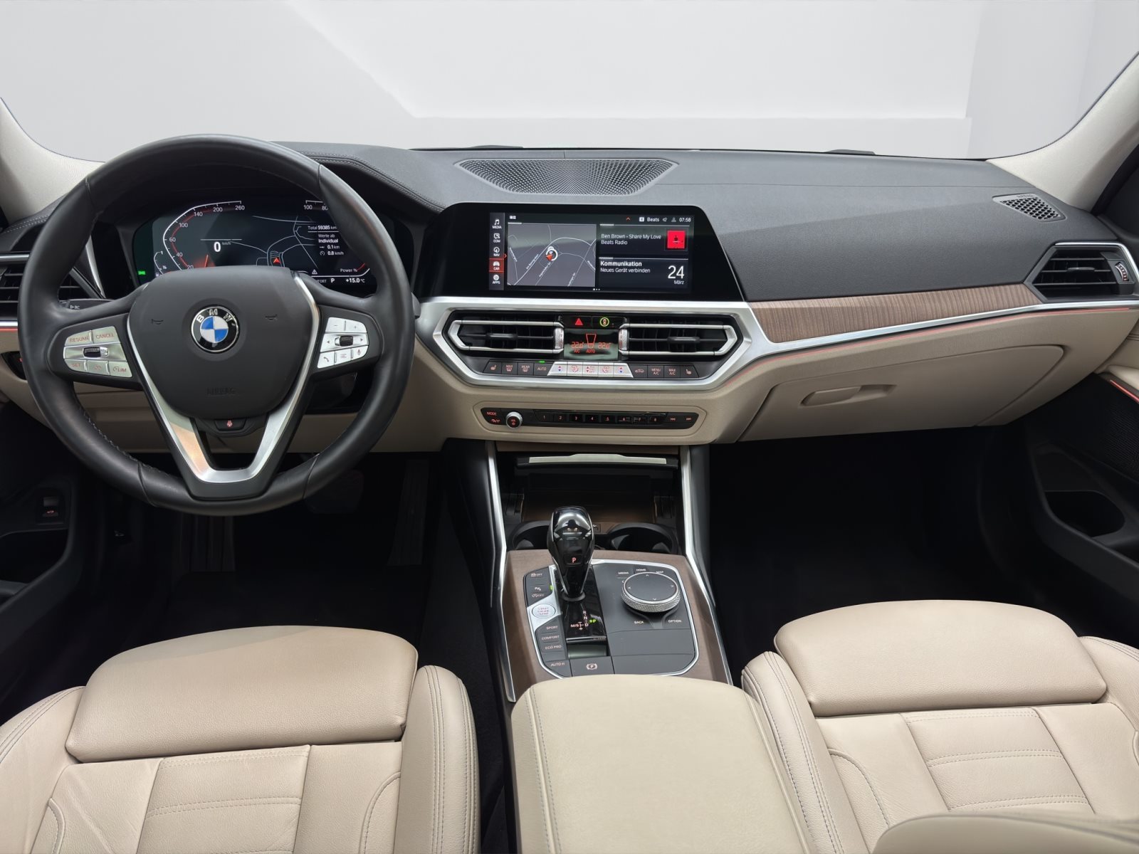Fahrzeugabbildung BMW 330i xDrive Touring [Luxury Line, Pano, AHK]