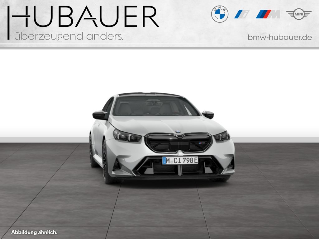 Fahrzeugabbildung BMW M5 Limousine [Individual, Ultimate Package, AHK]