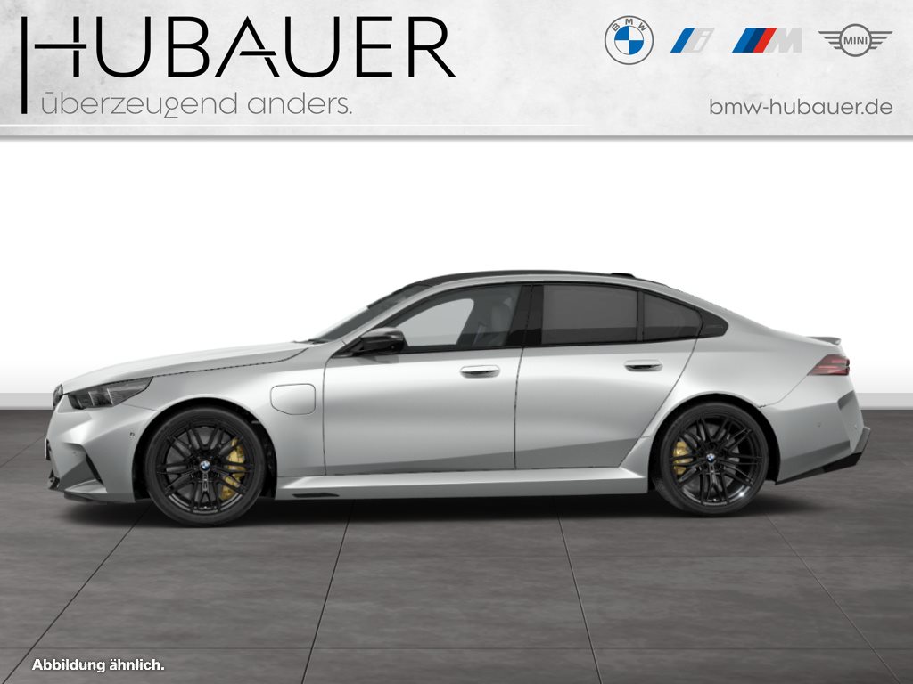 Fahrzeugabbildung BMW M5 Limousine [Individual, Ultimate Package, AHK]